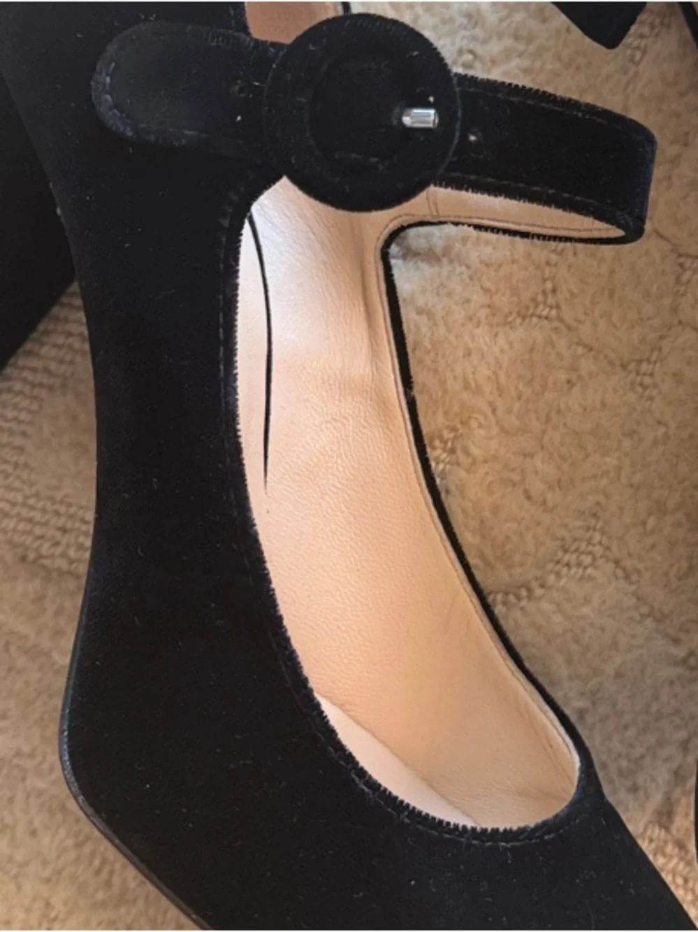 Velvet vintage maryjane Pumps, 39-1/2 classics. Like new!